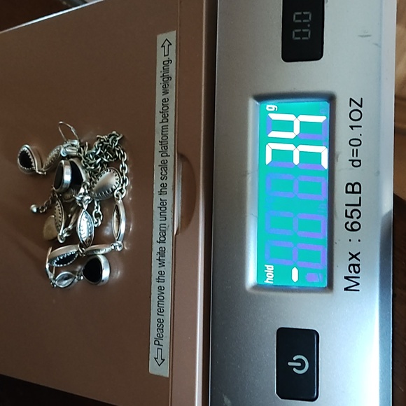 VINTAGE SILVER-TONE AND BLACK GLASS 16 -18" NECKLACE & LEVERBACK 2" EARRINGS SET - Picture 9 of 10